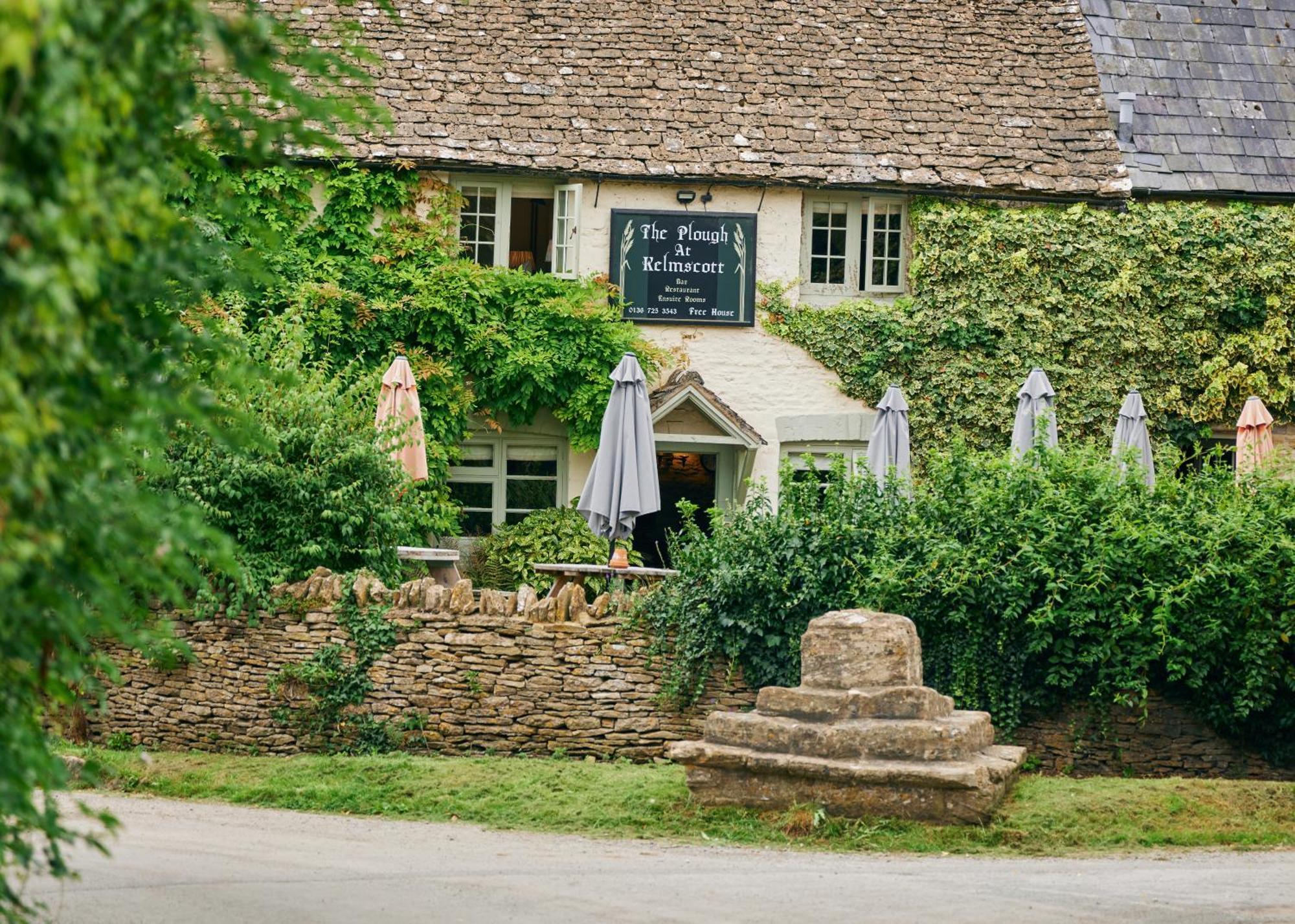 The Plough Inn Little Faringdon エクステリア 写真